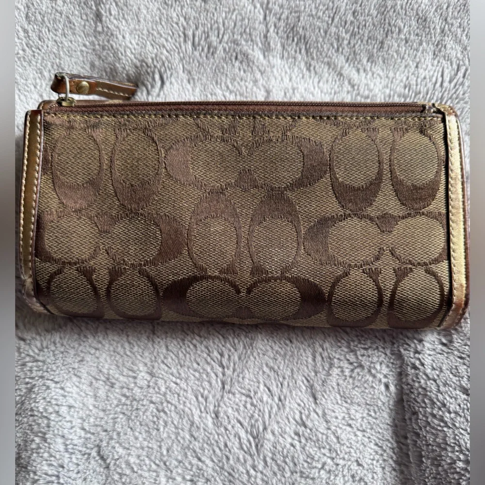 COACH Vintage Signature Monogramed Continental Wallet - Brown/Tan